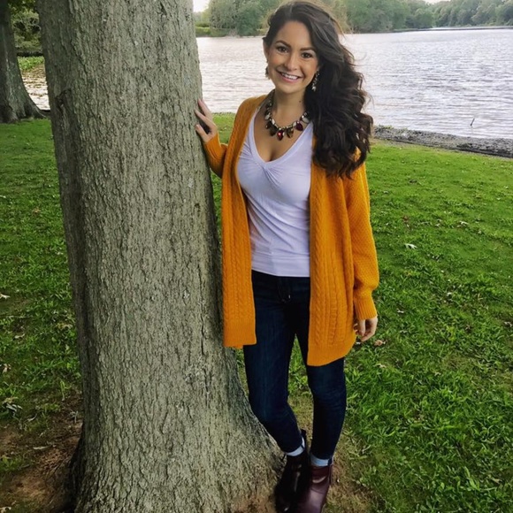 Meet Your Posher, Angie - Picture 1 of 1